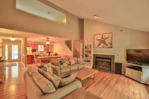 Easy Huron Avenue 0305 By The Sea Home