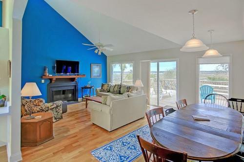 1578 East Ashley Home