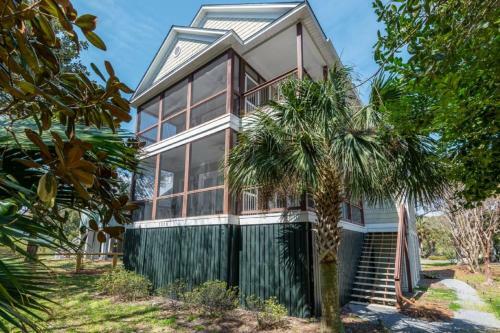 East Ashley Avenue 1008 - The Okeanos Home