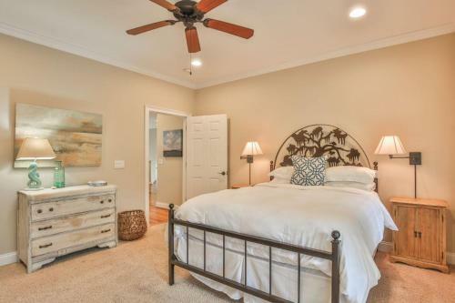 East Ashley Avenue 1008 - The Okeanos Home