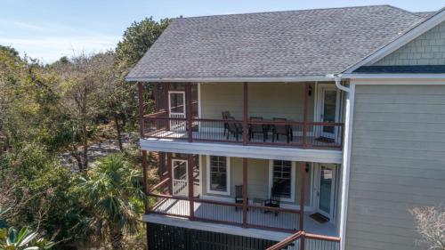 East Ashley Avenue 1008 - The Okeanos Home