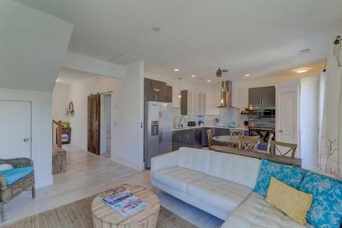 125-b East Ashley Townhouse