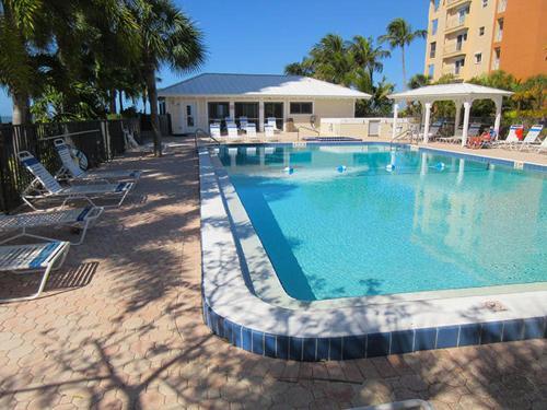 Riviera Club #704 Apartment
