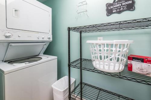 Apartamento Waterscape 425-a Oka Condo