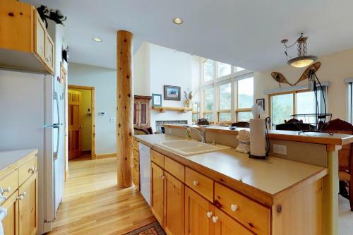 Water Dance Lakeside