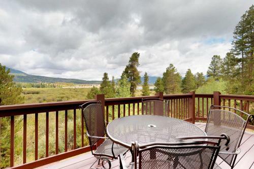 Water Dance Lakeside