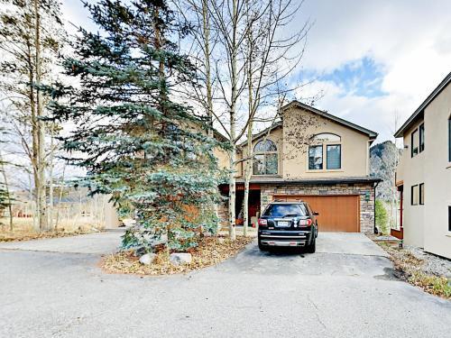 14b Larson Lane Home