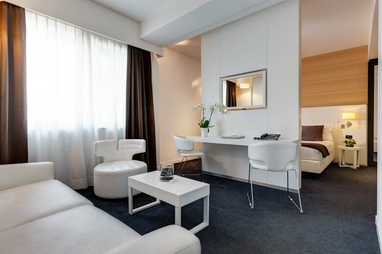 Hotel Holiday Inn East