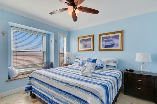 Seascape 2112 Hotel Room