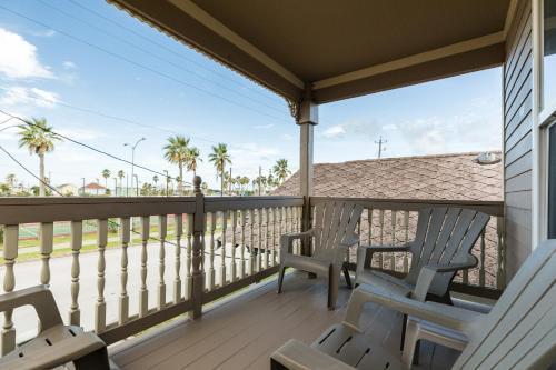 Cottage By The Pier - Sand Dollar