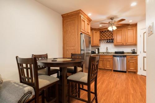 Cottage By The Pier - Sand Dollar