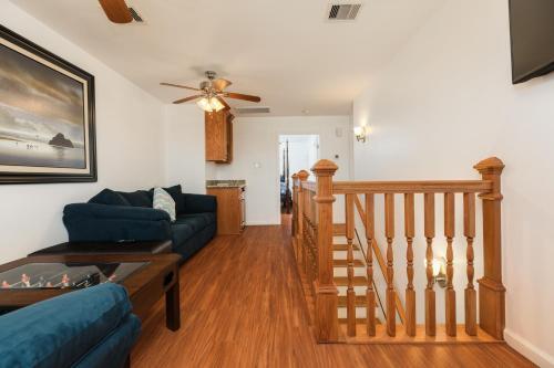 Cottage By The Pier - Sand Dollar