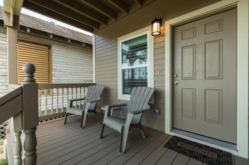 Cottage By The Pier - Sand Dollar