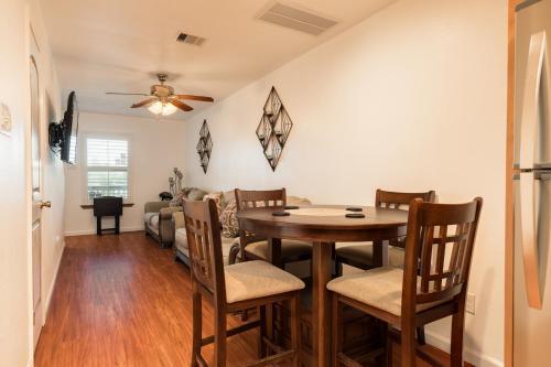 Cottage By The Pier - Sand Dollar