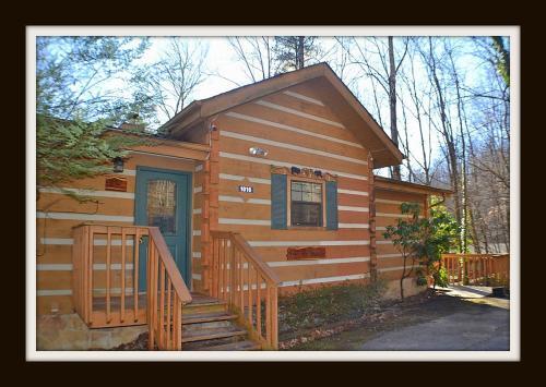 Rast Court Cabin 1016