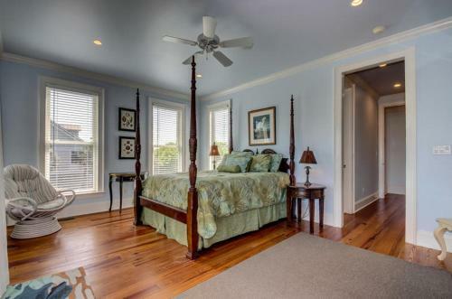 Blue Dolphin Holiday Home #114