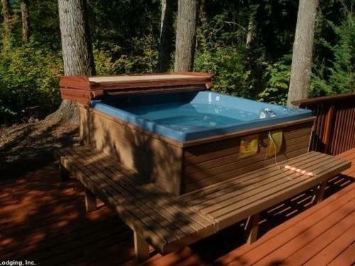 Holiday Home 44mbr Rustic Cabin With A Hot Tub