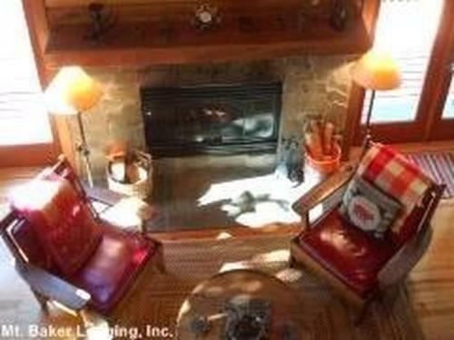 Holiday Home 44mbr Rustic Cabin With A Hot Tub