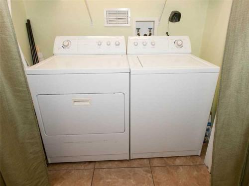 Apartamento Crystal Shores 1306