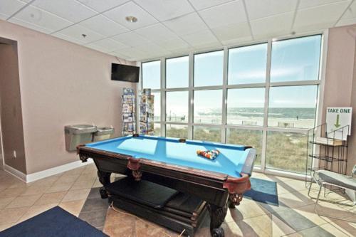 Crystal Shores West 1107 Apartment