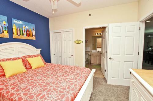 Crystal Shores West 207 Apartment