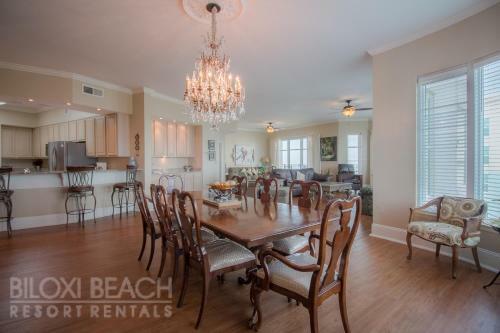 Legacy I 1306 Penthouse - Three Bedroom Apartment