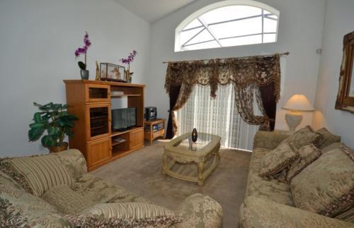 Antiqua Four-bedroom Villa #3125