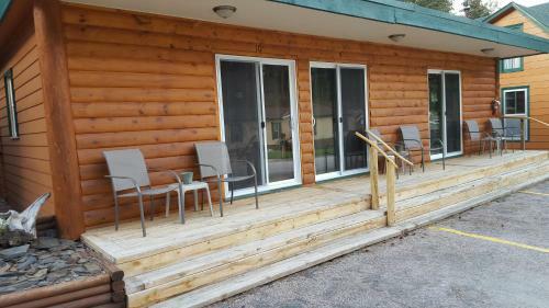Trails End Cabins & Motel
