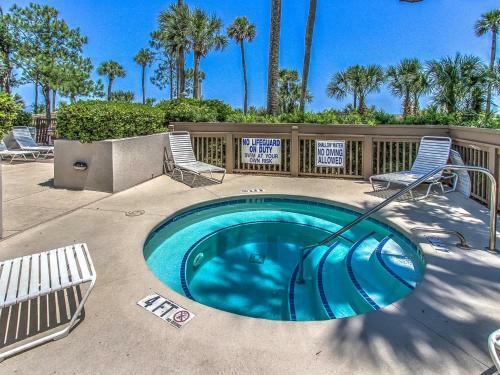Villa 3206 Windsor Court South