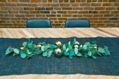 Boho-chic Three Bedroom Apartment Minutes To Nyc