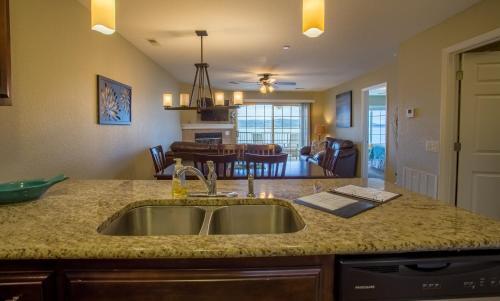 Apartamento Lavish Lake Escape Condo