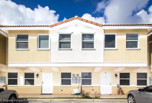 Modern Home | Close To Beach & Casino