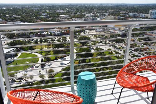 Aparthotel Luxury 2 Br Condos W/ Balcony