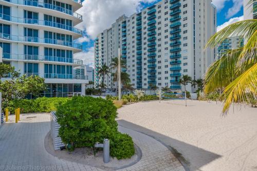 Hotel Private Ocean Condos At Hyde Beach Resort & Residences
