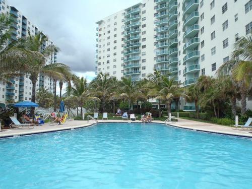 Apartamento 2 Bedrooms 2 Full Bathrooms Apt. On The Beach