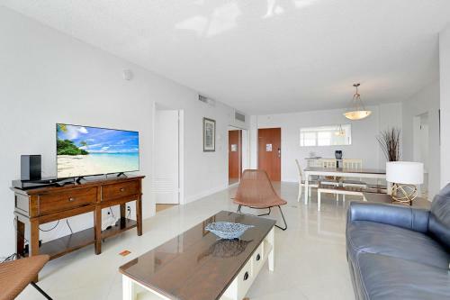 Apartamento 2 Bedrooms 2 Full Bathrooms Apt. On The Beach