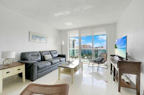 Apartamento 2 Bedrooms 2 Full Bathrooms Apt. On The Beach