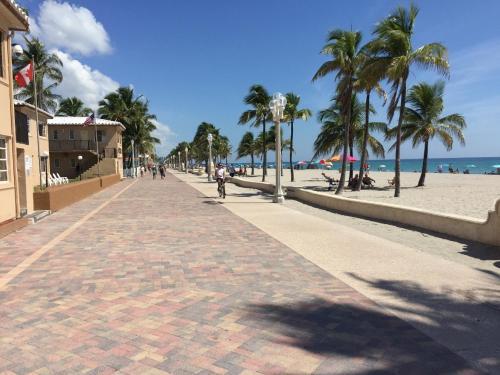 Wow!! Apartment For 4 Just Few Steps To The Beach!