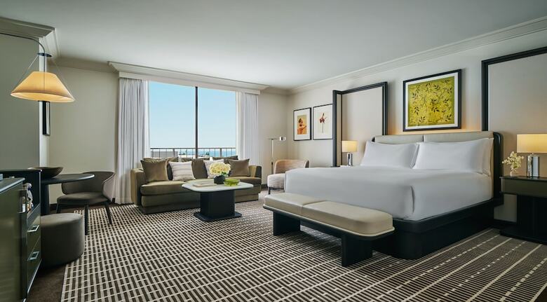 Hotel Island Newport Beach