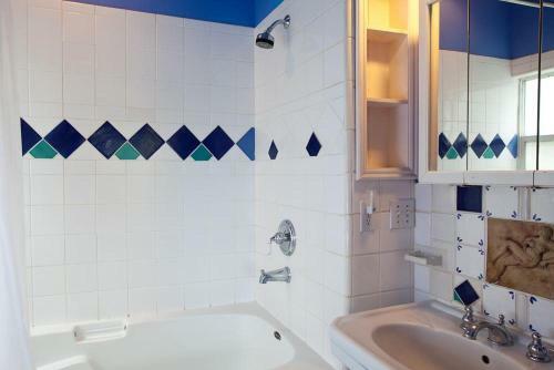 River Delivered-rvr/mt Vw-4br/2b