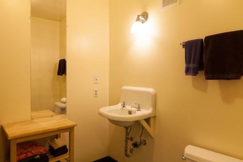 River Delivered-rvr/mt Vw-4br/2b