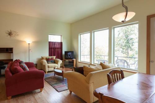 Salmon-river Vw-ac-3br/2.5 Ba