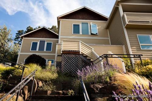 Lincoln-rvr/mt Vw-ac-2br/2b