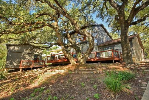 6107 Hudson Bend Rd Home