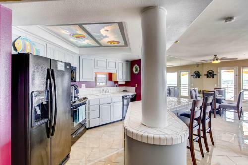 Imperial Beach Club 207