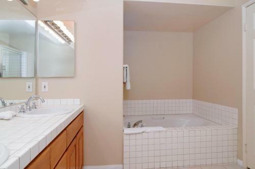 Imperial Beach Club 204