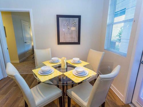 Park Plaza Apartment #876088 Apts