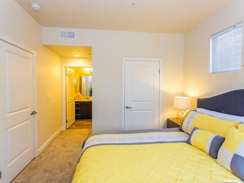 Park Plaza Apartment #876088 Apts