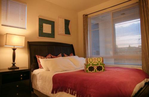 Jamboree Apartment #873907 Apts