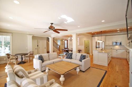 2602 Hartnett Boulevard Home